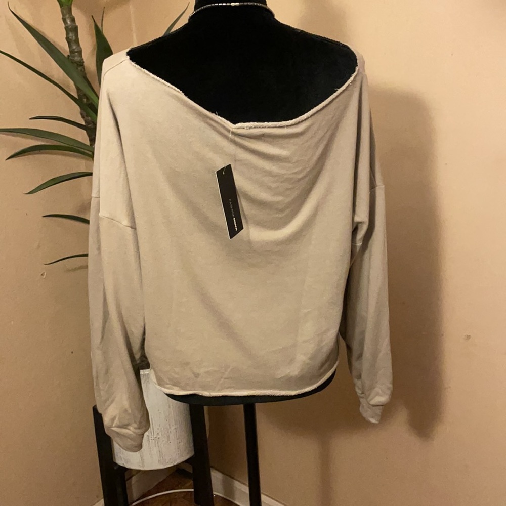 - Fashion Nova NWT cropped sweater - Picture 4 of 7